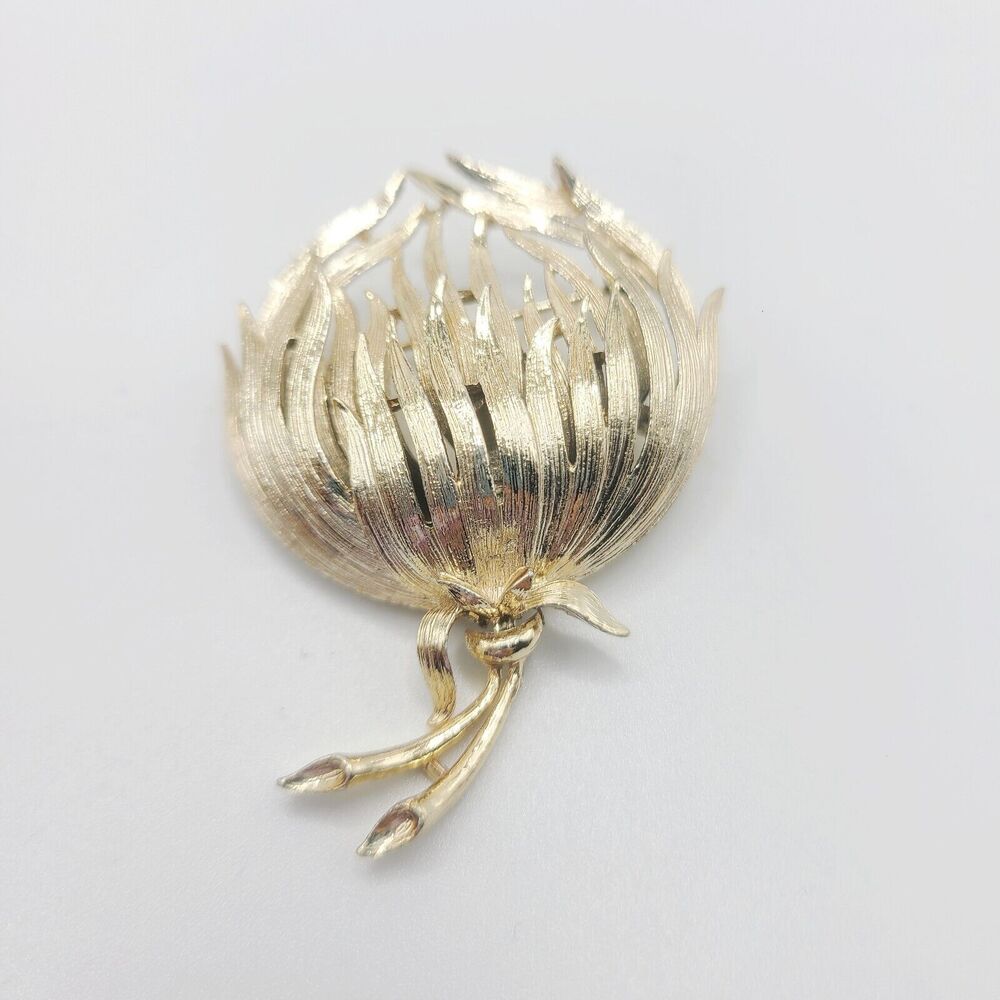 Lisner Signed Vintage Statement Pin Abstract Brooch Gold Tone Flower Whispy